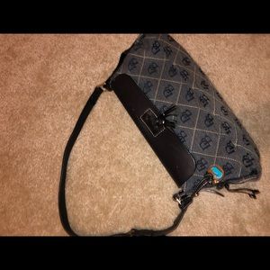Dooney & bourke purse
